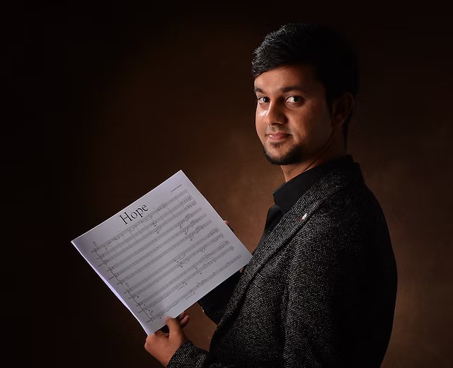 Details | alba/moreartists/moreartists_MohammadQambarNawshad.jpg